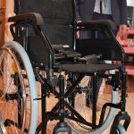 инвалид инвалидное кресло